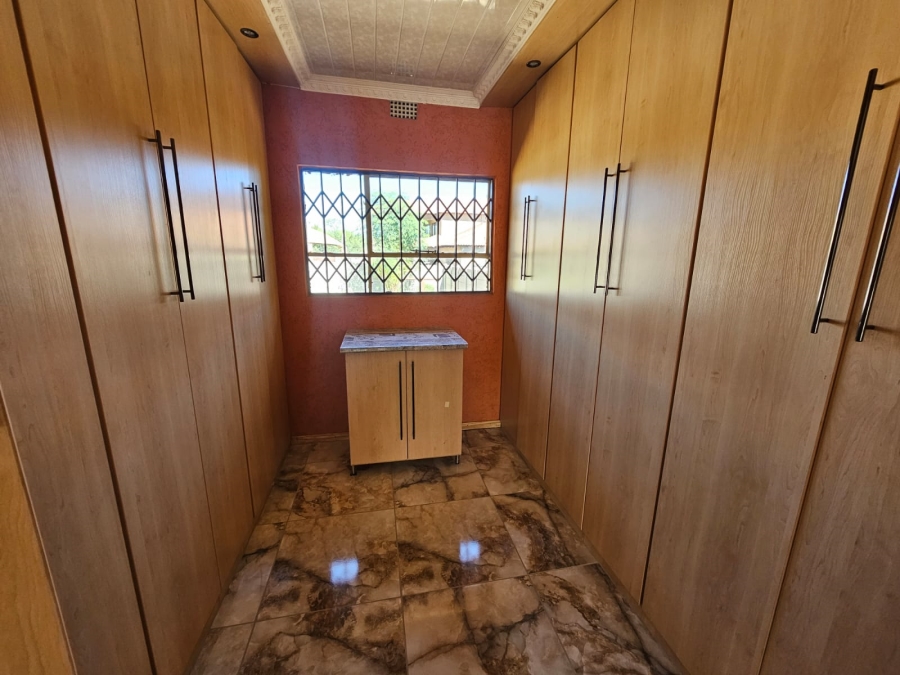 To Let 4 Bedroom Property for Rent in Welgelegen West Free State